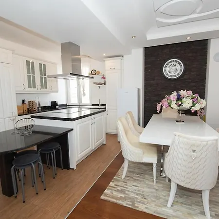 Luxury Sea View Apartment *